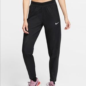 NWT Nike Swift Women's Running Pants
